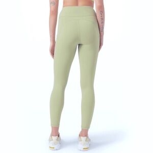 Lululemon - Vista Green - Size 4